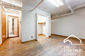 2890 N Clark St in Chicago, IL - Building Photo - Building Photo