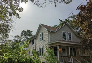 902 York St in Michigan City, IN - Building Photo