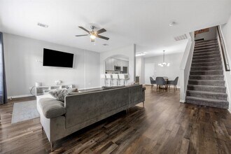 1413 TX-146 in La Porte, TX - Building Photo - Building Photo