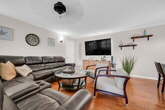 97 Wharfside Dr in Monmouth Beach, NJ - Building Photo - Building Photo