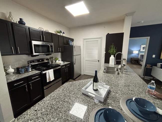 4624 Cromwell Dr in Kyle, TX - Foto de edificio - Building Photo
