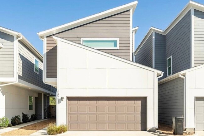 property at 10211 Las Nubes Ave