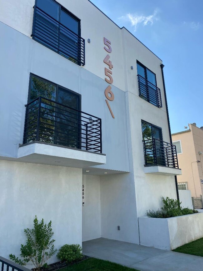 5456 Barton Ave, Unit 5456