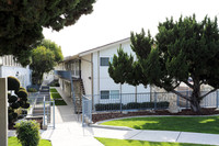 Imperial Terrace in Brea, CA - Foto de edificio - Building Photo