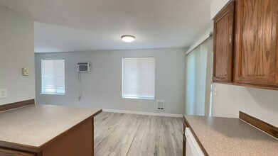 63-65 NE 7th St in Madras, OR - Building Photo - Building Photo