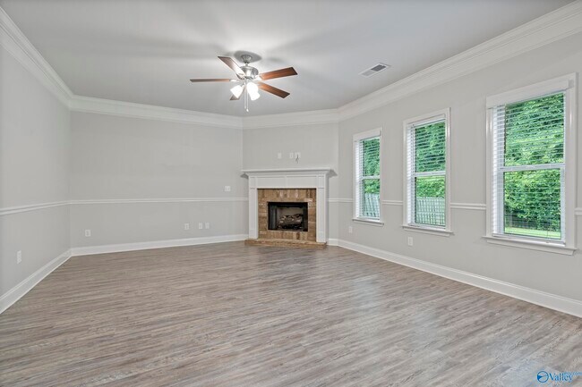 7206 Dorchester Dr SE in Owens Cross Roads, AL - Building Photo - Building Photo