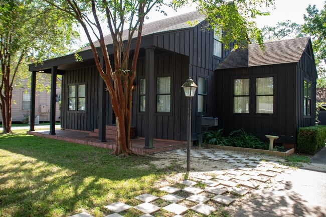 property at 1417 Central Dr