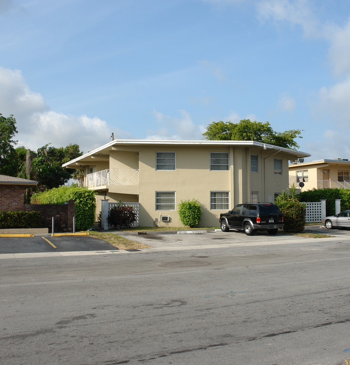 3760 SW 1st St in Fort Lauderdale, FL - Building Photo