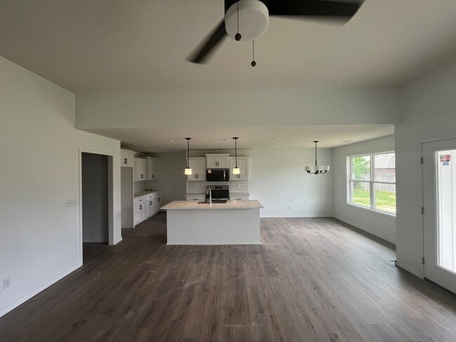 663 N Montego St in Nixa, MO - Building Photo - Building Photo