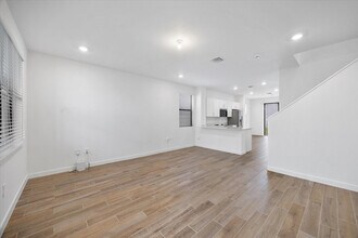 713 SE 15th Ave in Homestead, FL - Building Photo - Building Photo