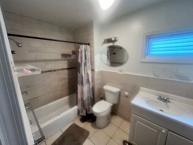 162 Hickory St, Unit 3rd floor apartment in Orange, NJ - Building Photo - Building Photo