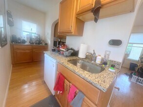 10 Rogers Ave, Unit 2 in Somerville, MA - Building Photo - Building Photo