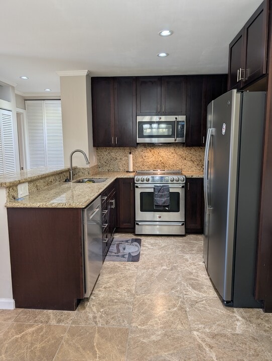 1855 Diamond St, Unit 121 in San Diego, CA - Building Photo