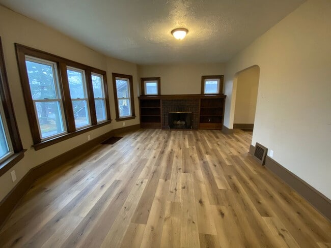 183 Colony Crescent in Akron, OH - Building Photo - Building Photo