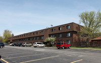 Middlefield Village Apartments in Middlefield, OH - Foto de edificio - Building Photo