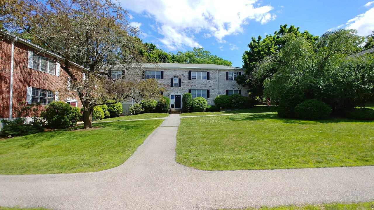 26 Lake Shore Ter in Boston, MA - Building Photo