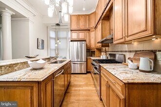 421 Chestnut St-Unit -502 in Philadelphia, PA - Building Photo - Building Photo