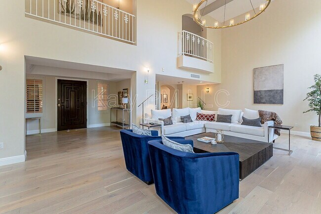 property at 8602 E Vista Del Lago