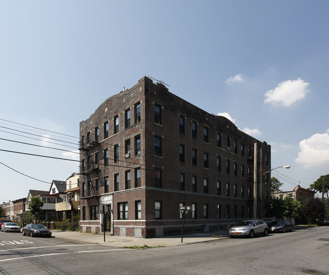 324 Bradford St in Brooklyn, NY - Building Photo - Building Photo