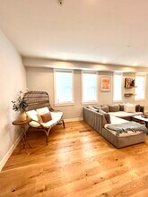 337 Maverick St, Unit 1 in Boston, MA - Building Photo - Building Photo