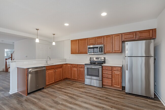 Simsbury Place in Worthington, OH - Building Photo - Building Photo