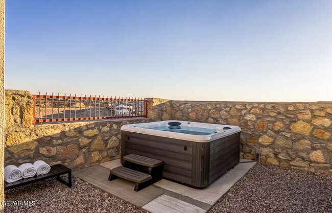 828 Acton St in Horizon City, TX - Building Photo - Building Photo