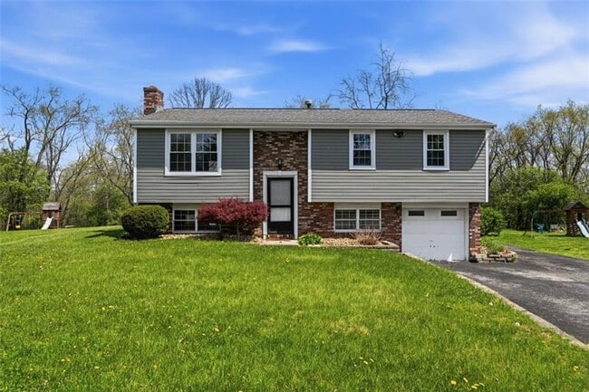 108 Whitney Dr in Cranberry Township, PA - Building Photo - Building Photo