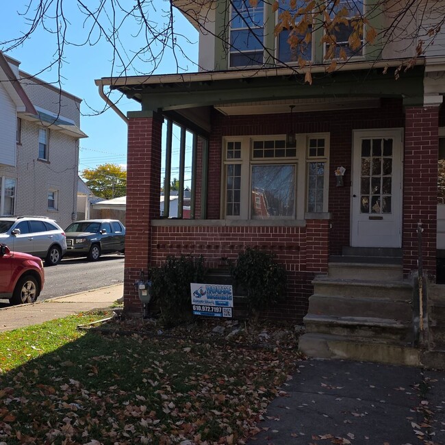 property at 1126 W Allen St
