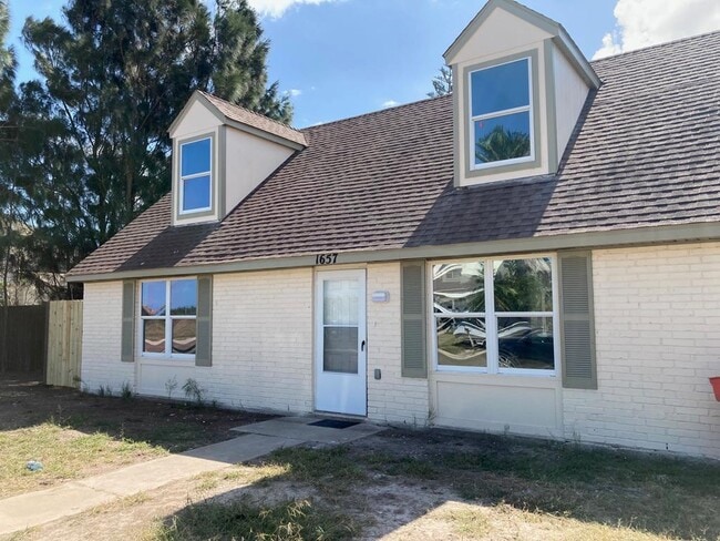 property at 1657 N Shore Dr