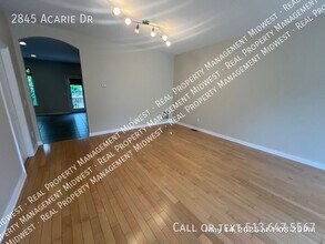 2845 Acarie Dr in Columbus, OH - Building Photo - Building Photo