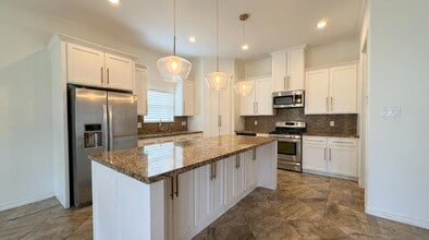 508 Washingtonia Drive in Laredo, TX - Building Photo - Building Photo