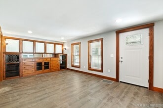 207 W Van Emmon St in Yorkville, IL - Building Photo - Building Photo