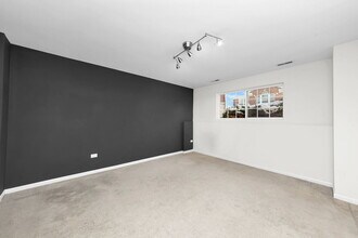 2525 Dunraven Ave in Naperville, IL - Building Photo - Building Photo