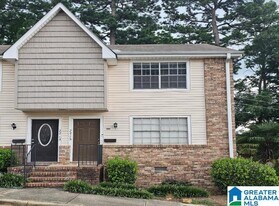 2715 Southbury Cir in Vestavia Hills, AL - Building Photo