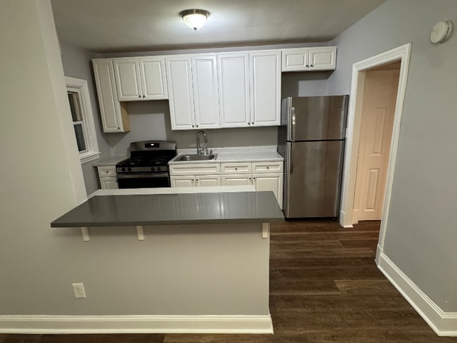 24 N Bernice Ave in Baltimore, MD - Foto de edificio - Building Photo