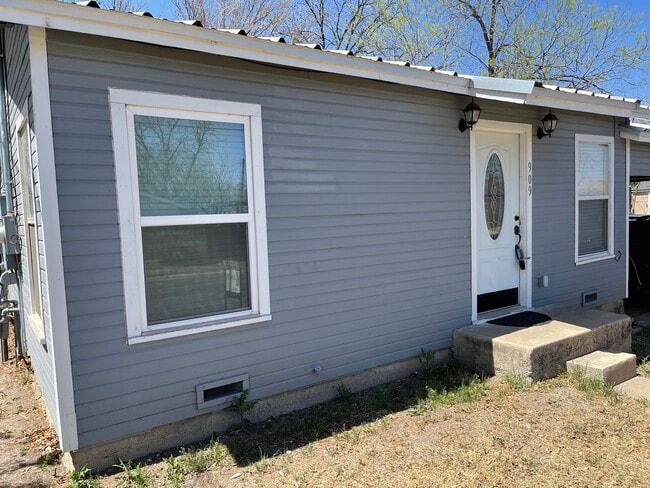property at 909 Howard St