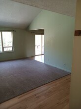 708 Highland Dr in La Grande, OR - Building Photo - Building Photo