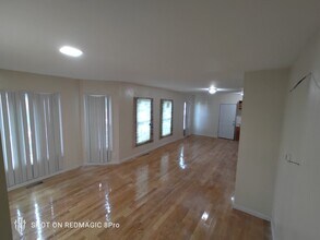 105 Easton Ave, Unit 1 in Waterbury, CT - Foto de edificio - Building Photo