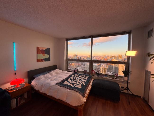 625 W Madison St in Chicago, IL - Building Photo - Building Photo