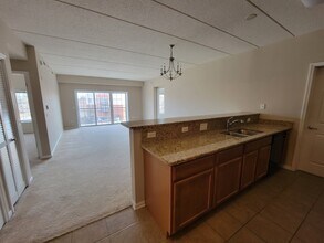 3501 Wellington Ct, Unit 409 in Rolling Meadows, IL - Foto de edificio - Building Photo