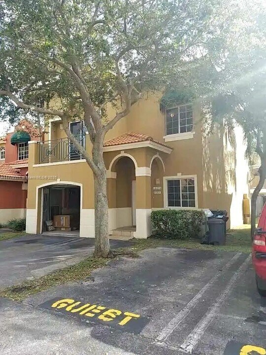 13404 SW 153 Terrace in Miami, FL - Building Photo
