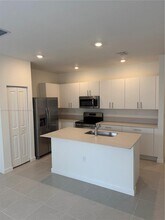 105 SE 11th St in Florida City, FL - Building Photo - Building Photo