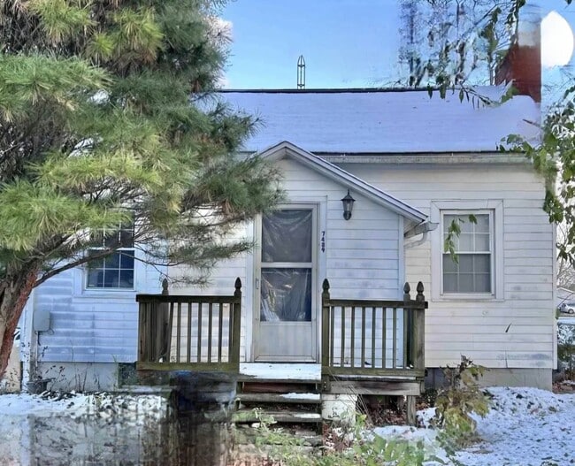 property at 7489 Jefferson St