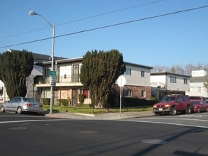 202 N Delaware St in San Mateo, CA - Foto de edificio - Building Photo