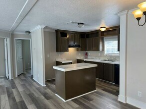 9357 Eden Dr in Tampa, FL - Building Photo - Building Photo