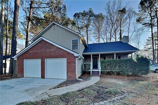 3887 Spring Meadow Dr in Acworth, GA - Building Photo