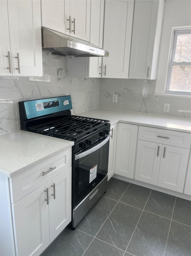 2318 Milburn Ave in Baldwin, NY - Building Photo - Building Photo