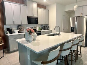 4545 Small Creek Rd in Kissimmee, FL - Building Photo - Building Photo