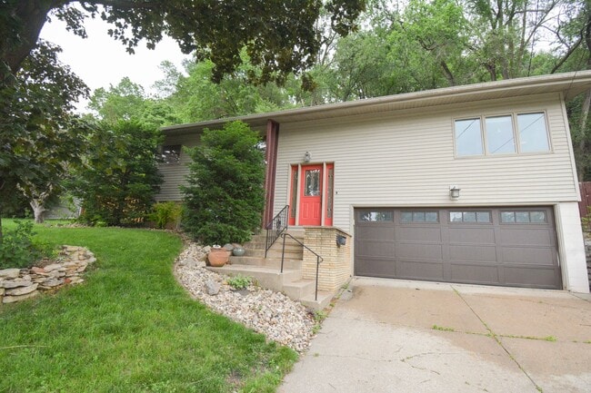 property at 1728 4th Ave NE
