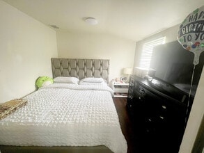 242 SW 4th Ave, Unit 1 in Miami, FL - Foto de edificio - Building Photo